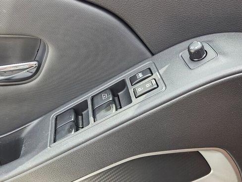 Used 2022 Nissan Frontier SV image 16