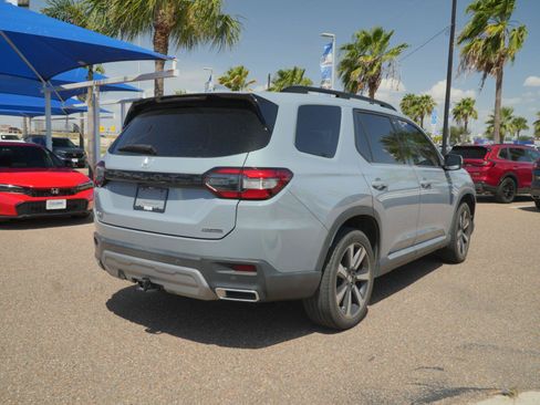 Used 2024 Honda Pilot Touring image 5