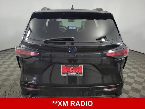 Used 2025 Toyota Sienna XSE w/ XSE Plus Package AWD/4WD image 7