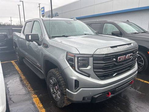 Used 2024 GMC Sierra 1500 AT4 w/ Technology Package image 6