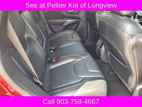 Used 2019 Jeep Cherokee Limited FWD image 13