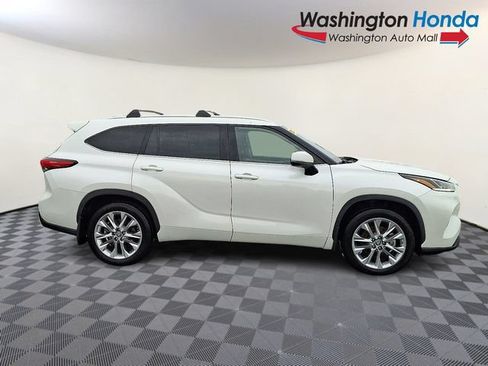 Used 2020 Toyota Highlander Limited AWD/4WD image 7