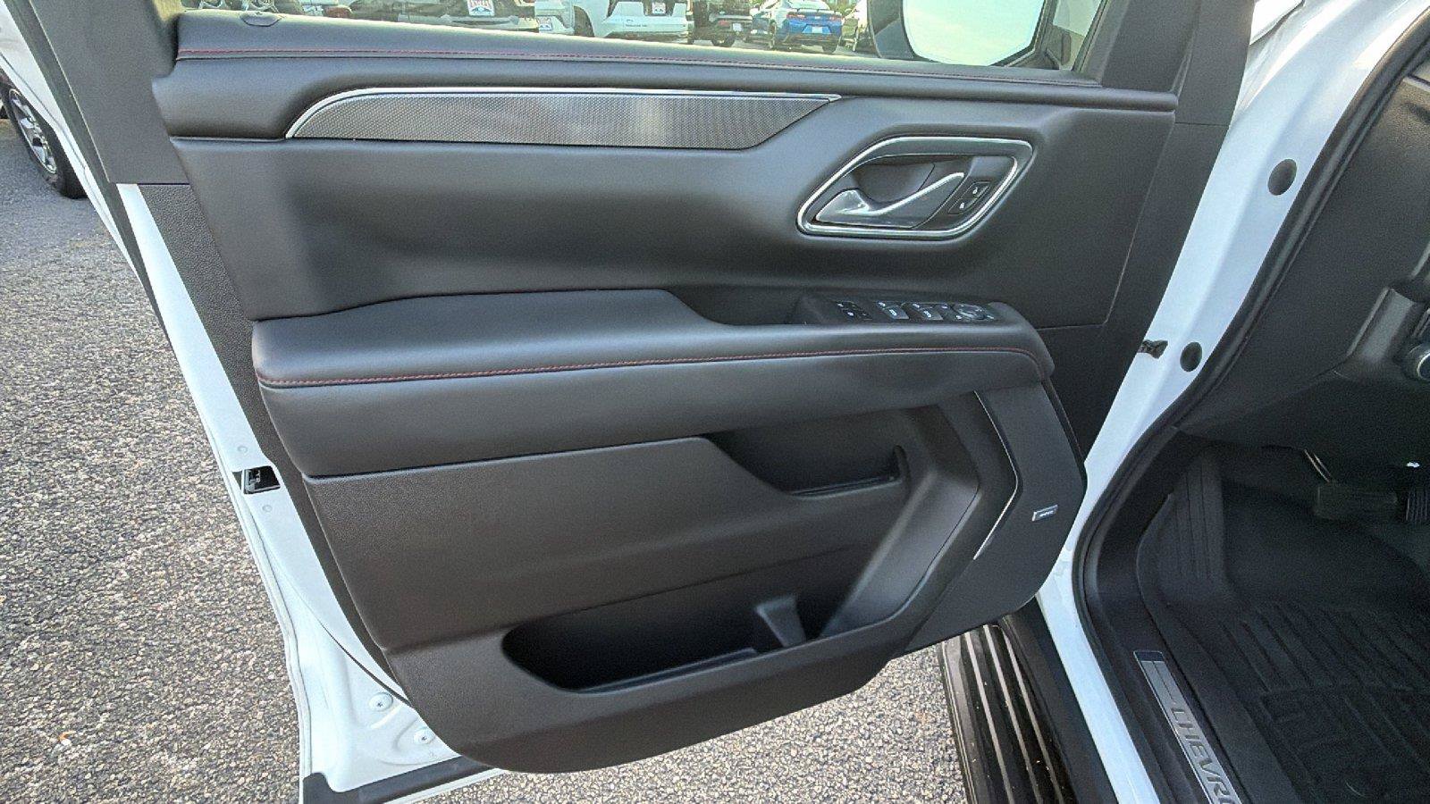 Used 2021 Chevrolet Tahoe RST w/ Luxury Package AWD/4WD image 15