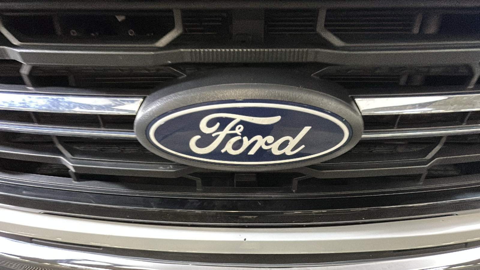 Used 2025 Ford F150 XLT w/ Equipment Group 301A Standard AWD/4WD image 9