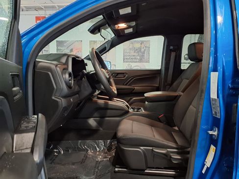 Used 2024 Chevrolet Colorado Trail Boss w/ LPO, Dark Essentials Package AWD/4WD image 17