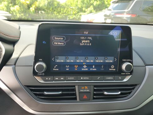 New 2025 Nissan Altima 2.5 SR image 23