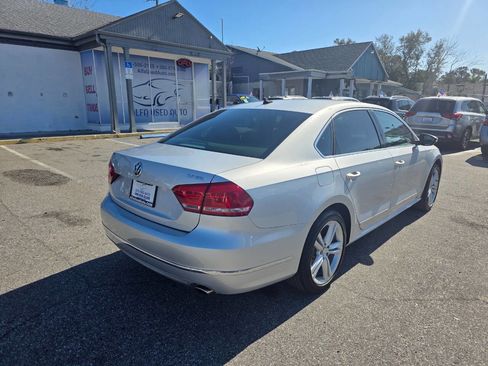 Used 2012 Volkswagen Passat 3.6 SEL Premium image 4