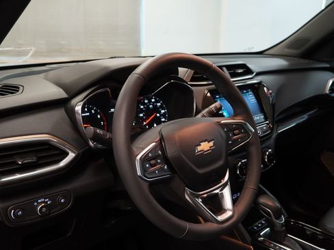 Used 2023 Chevrolet TrailBlazer ACTIV w/ Sun and Liftgate Package AWD/4WD image 7