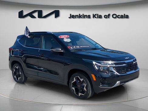 Certified 2025 Kia Seltos EX w/ EX Sunroof Package image 2