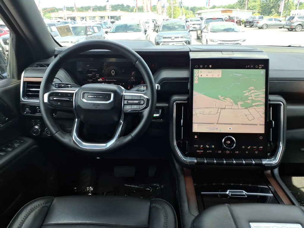 Used 2025 GMC Yukon Denali AWD/4WD image 16