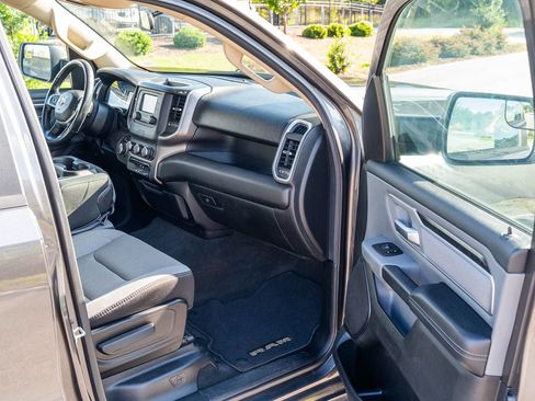 Used 2020 RAM 1500 Big Horn AWD/4WD image 11
