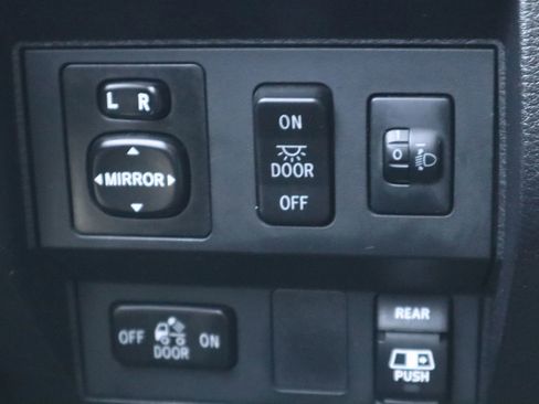 Used 2014 Toyota Tundra Limited RWD image 32