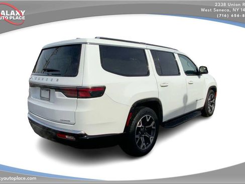 Used 2024 Jeep Wagoneer Series III image 5