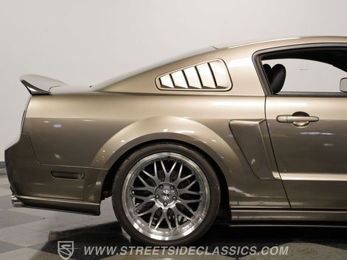Used 2005 Ford Mustang GT image 29