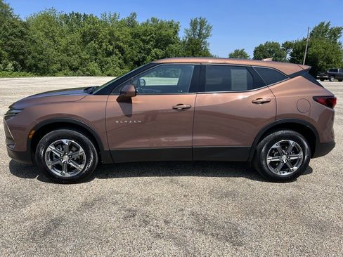 Used 2023 Chevrolet Blazer LT w/ Driver Confidence Package image 2