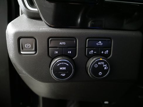 Used 2022 Chevrolet Silverado 1500 LT AWD/4WD image 26