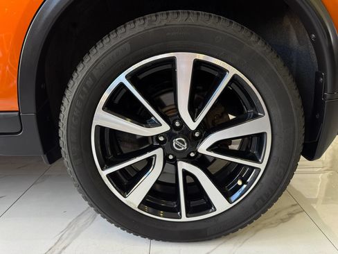 Used 2020 Nissan Rogue SL w/ Premium Package AWD/4WD image 9