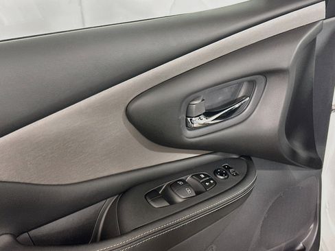 Used 2024 Nissan Murano SV w/ SV Midnight Edition Package FWD image 15