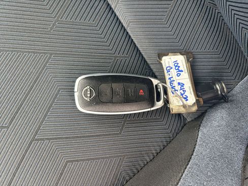 Used 2025 Nissan Versa SV FWD image 21