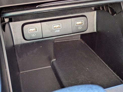 Used 2022 Kia Sorento LX image 21