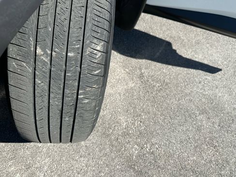 Used 2023 Nissan Pathfinder SL image 17