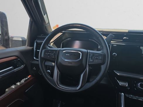 Used 2024 GMC Sierra 3500 Denali Ultimate AWD/4WD image 13