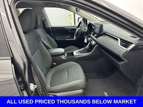 Used 2022 Toyota RAV4 LE AWD/4WD image 13