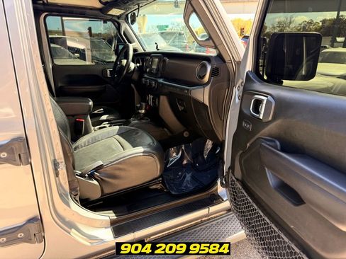 Used 2018 Jeep Wrangler Unlimited Sport S AWD/4WD image 34