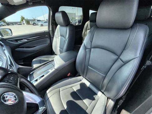 Used 2024 Buick Enclave Premium image 10