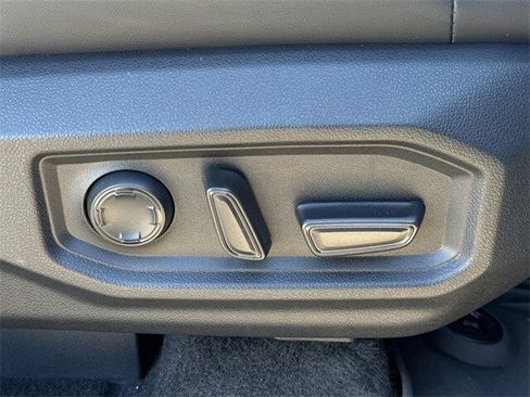 Used 2022 Toyota Tundra Platinum image 31