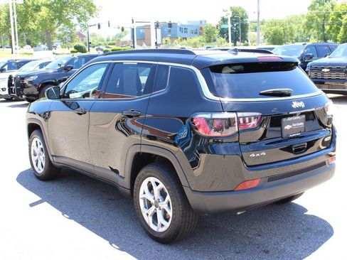 Used 2025 Jeep Compass Latitude AWD/4WD image 24