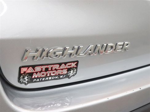 Used 2018 Toyota Highlander XLE AWD/4WD image 10