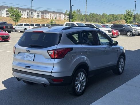Used 2019 Ford Escape SEL AWD/4WD image 6