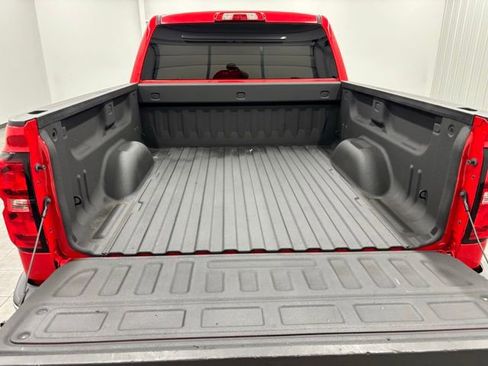 Used 2018 Chevrolet Silverado 1500 LT w/ All Star Edition AWD/4WD image 7