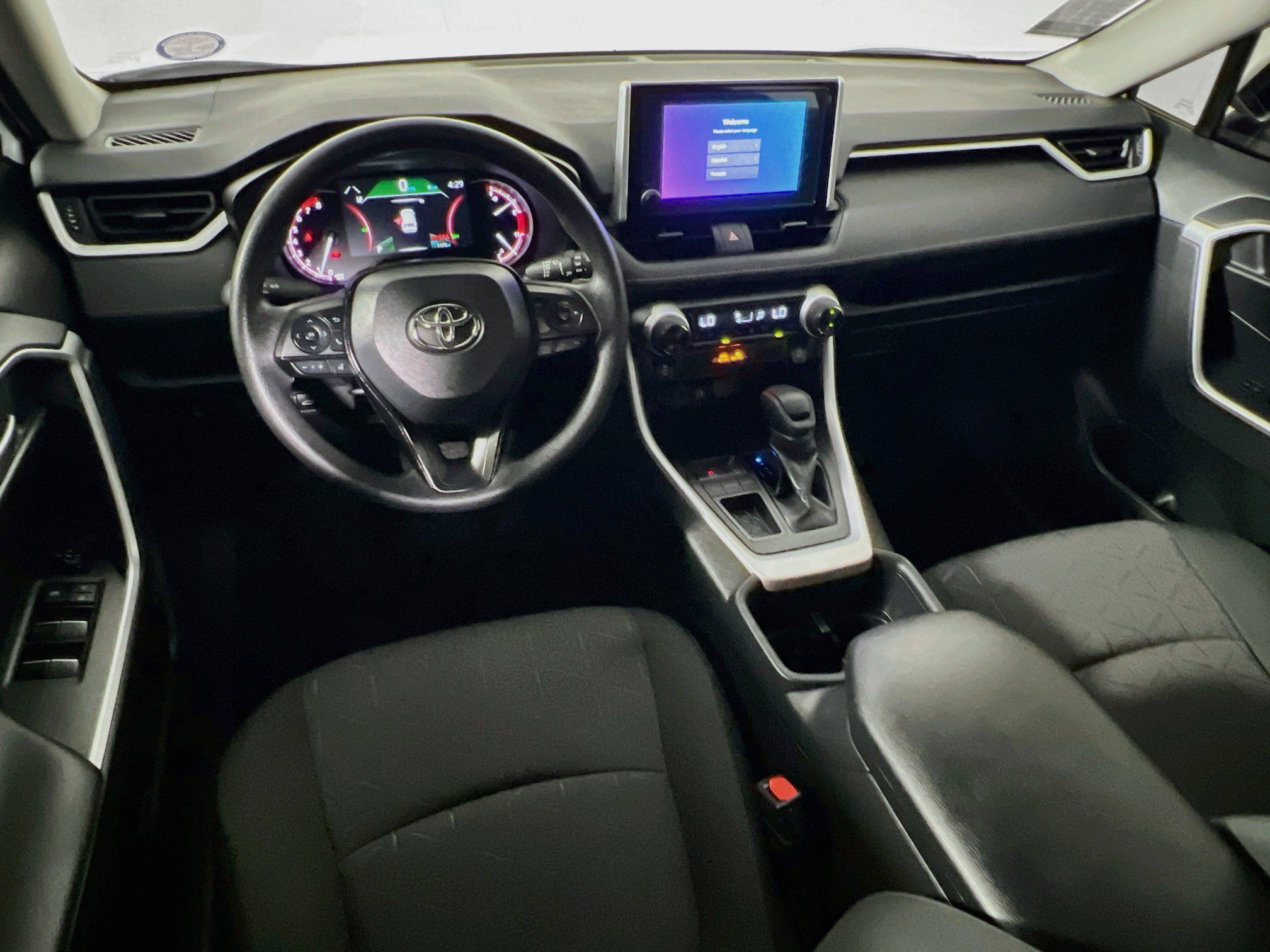 Used 2025 Toyota RAV4 XLE w/ Convenience Package FWD image 29