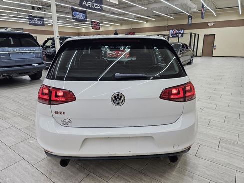 Used 2017 Volkswagen GTI SE image 7