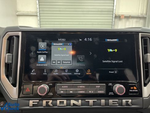 Used 2025 Nissan Frontier SV image 13