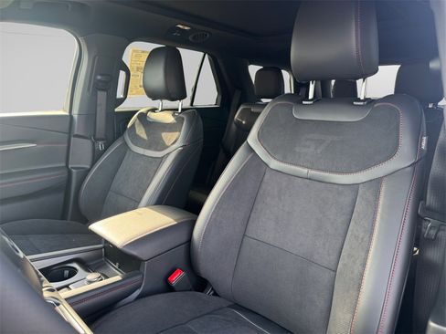New 2026 Ford Explorer ST w/ Sun And Sound Package image 9