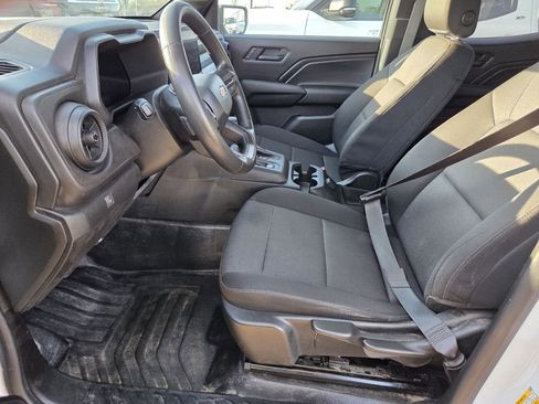 Used 2023 Chevrolet Colorado W/T image 3