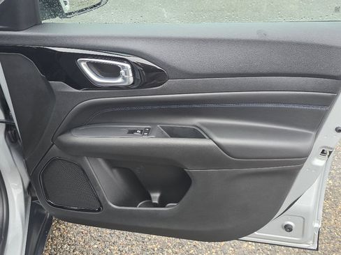 Used 2026 Jeep Compass Limited w/ Limited Altitude Pack image 16