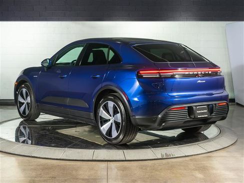 Used 2026 Porsche Macan Electric RWD image 3