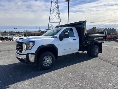 New 2025 GMC Sierra 3500 Pro w/ Convenience Package image 2