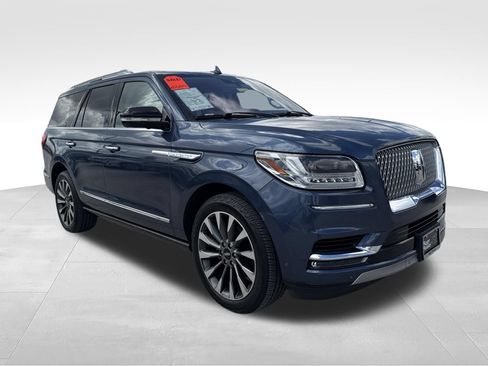 Used 2018 Lincoln Navigator Select w/ Technology Package RWD image 3