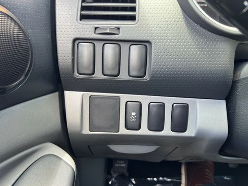 Used 2015 Toyota Tacoma 2WD Access Cab image 19