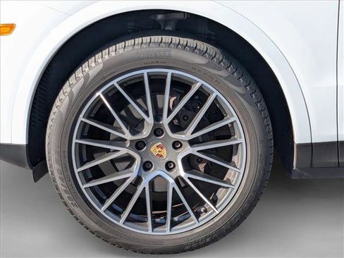 Used 2019 Porsche Cayenne image 27