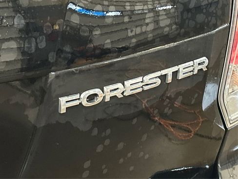 Used 2018 Subaru Forester 2.5i w/ Alloy Wheel Package image 12