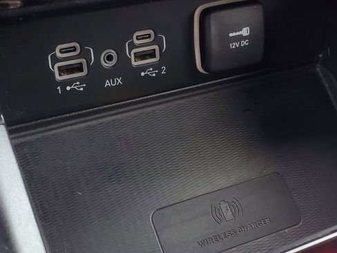 Used 2025 Jeep Grand Cherokee Altitude AWD/4WD image 25