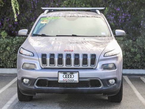 Used 2018 Jeep Cherokee Limited image 2