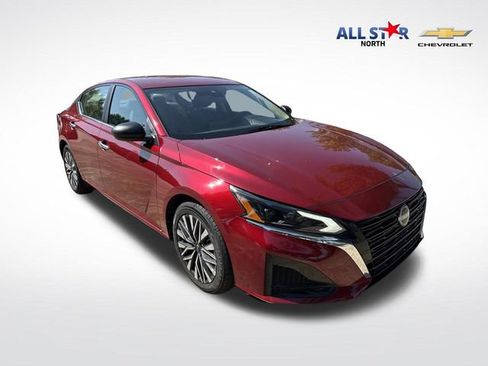 Used 2025 Nissan Altima 2.5 SV FWD image 1