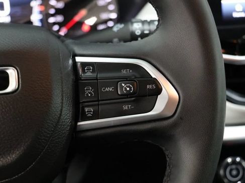 Used 2025 Jeep Compass Limited AWD/4WD image 23